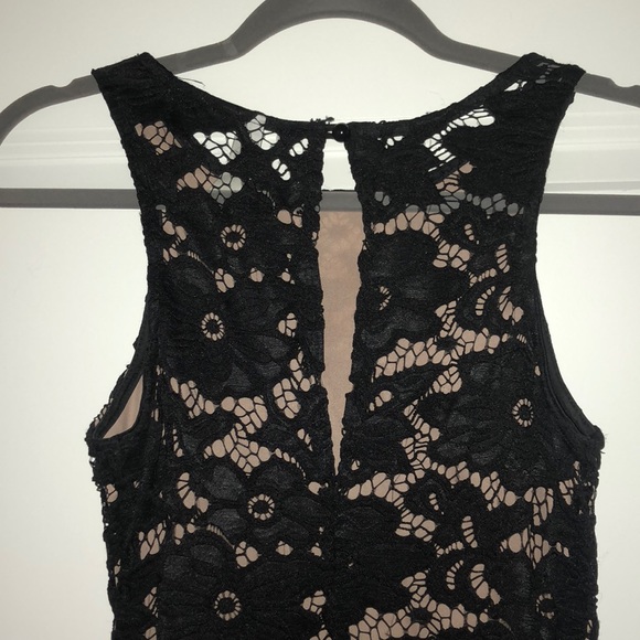 Black lace maxi dress - Picture 2 of 5